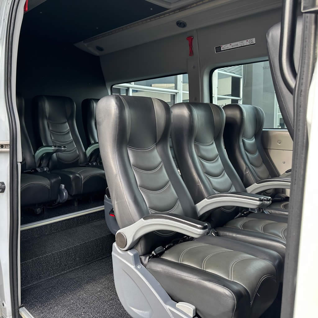 Transporte Especializado - Living Trips (2) - copia